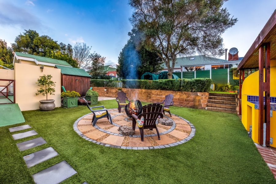 4 Bedroom Property for Sale in Bergsig Western Cape